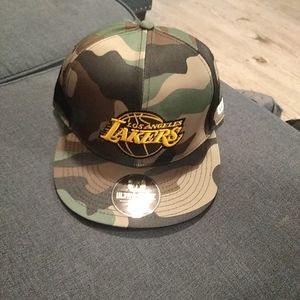 Los Angeles lakers snapback Camouflage style!!  One size fits all